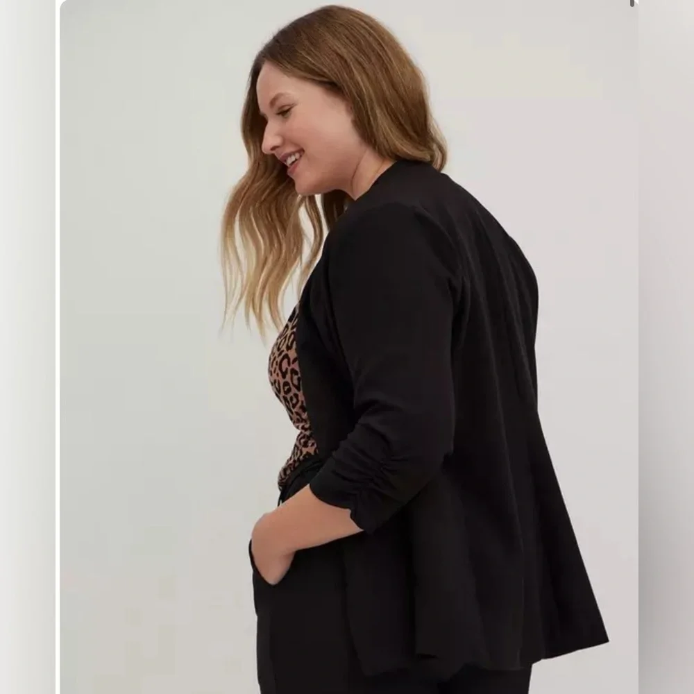 Torrid Collarless Classic Fit Blazer Ruched Sleeves Toggle Closure size 3X